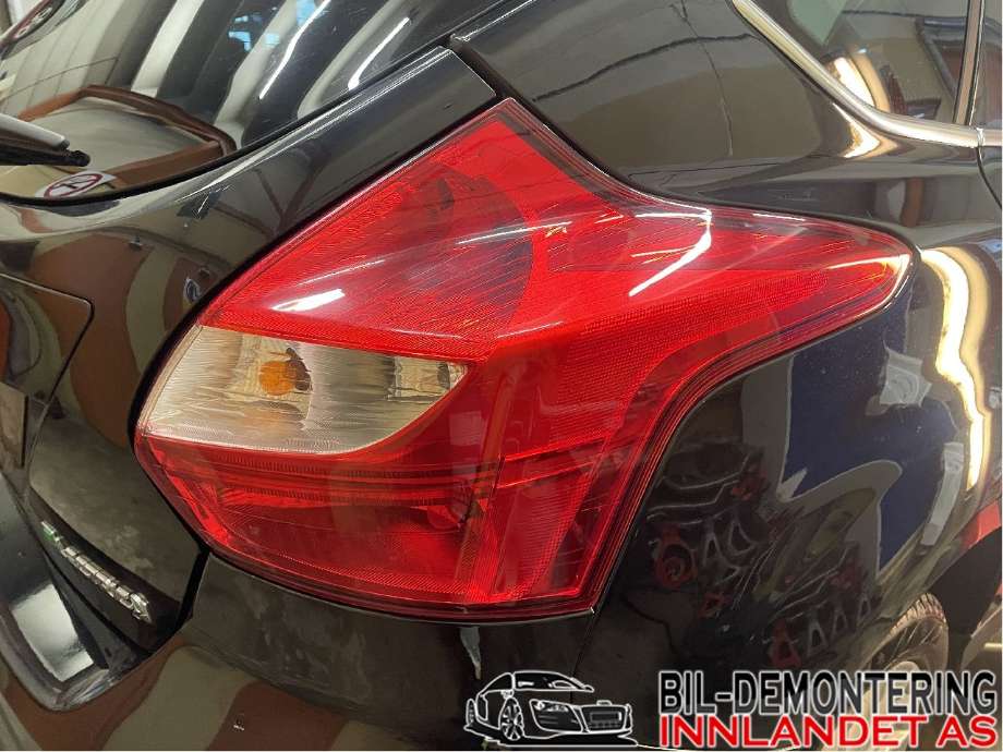 Baklykt høyre til Ford Focus, 2011-2014 (Type III, Fase 1)  (FORD|BM51-13404-BL)