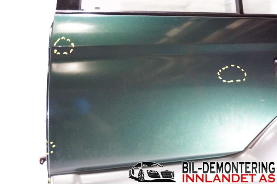 Dør venstre bak til Toyota Land Cruiser 100 1998-2007  (TOYOTA|6700360171|)