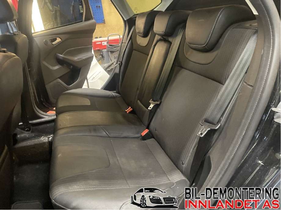 Sete bak til Ford Focus 2011-2014 (Type III, Fase 1)  (FORD|BM51-A6361-CB|)