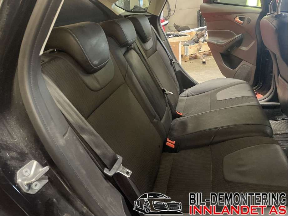 Sete bak til Ford Focus 2011-2014 (Type III, Fase 1)  (FORD|BM51-A6361-CB|)