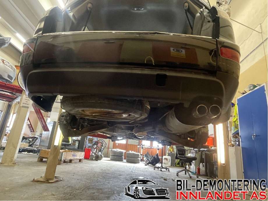 Støtfanger bak midtre del til Mitsubishi Outlander, 2007-2010 (Type II, Fase 1)  (MITSUBISHI|6410A067)
