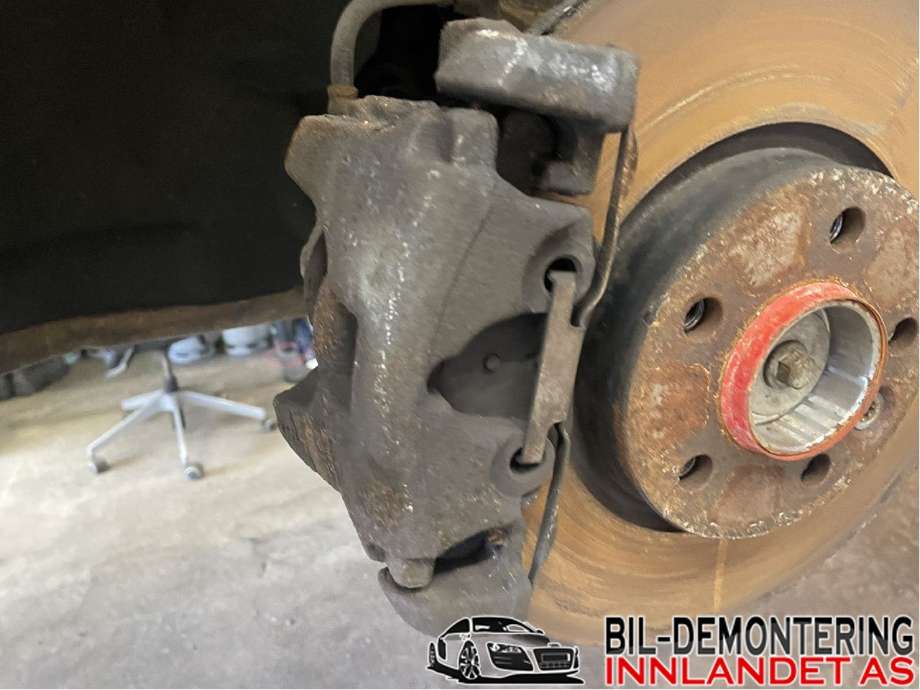 Bremsecaliper venstre foran til Volvo V70 2007-2013 (Type III, Fase 1)  (VOLVO|8603753|)