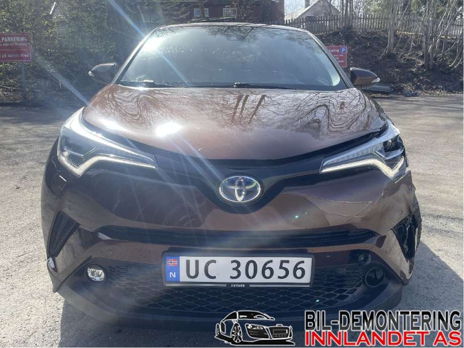 Viskermotor frontrute til Toyota C-HR, 2016-->>  (TOYOTA|85150F4010)