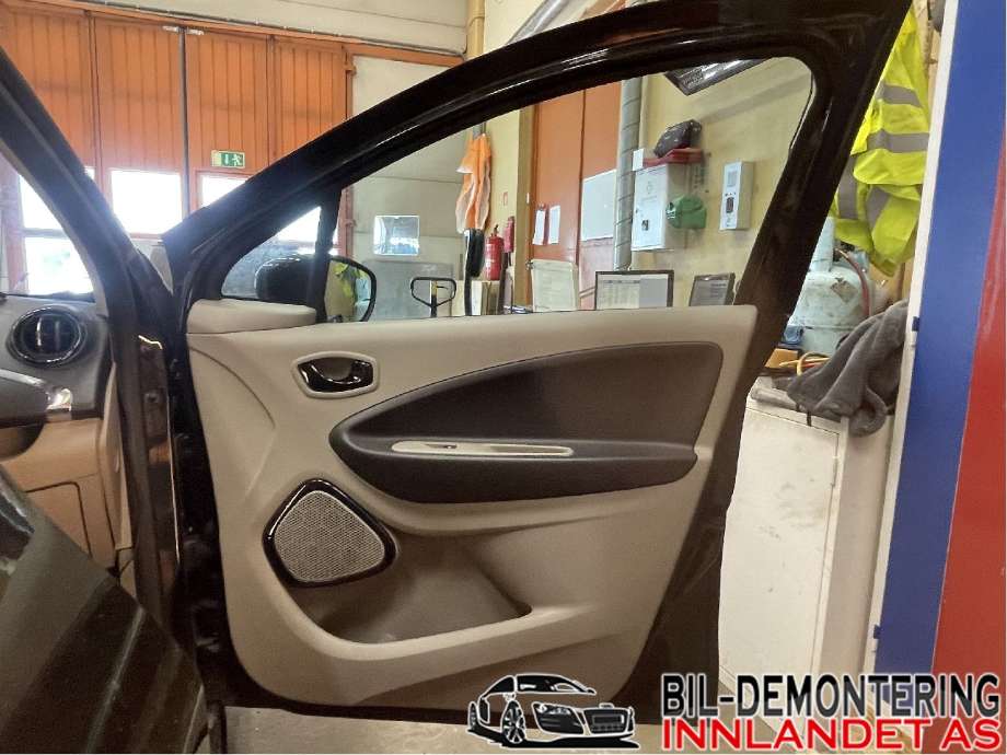 Dør høyre foran til Renault Zoe 2013-2019 (Fase 1)  (RENAULT|801003119R|801004005R|)
