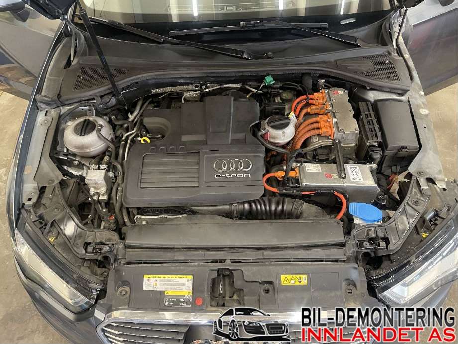Motordeksel over motor til Audi A3, 2016-2020 (Type III, Fase 2)  (AUDI|04E 103 925 C)