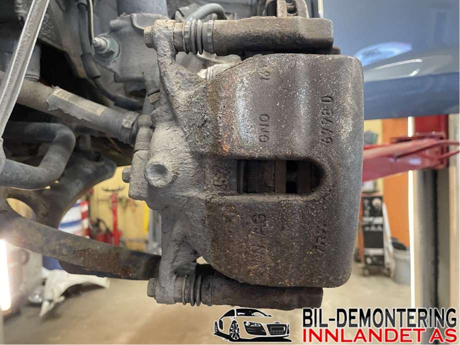 Bremsecaliper venstre foran til Audi A3, 2016-2020 (Type III, Fase 2)  (AUDI|8V0 615 123 A)