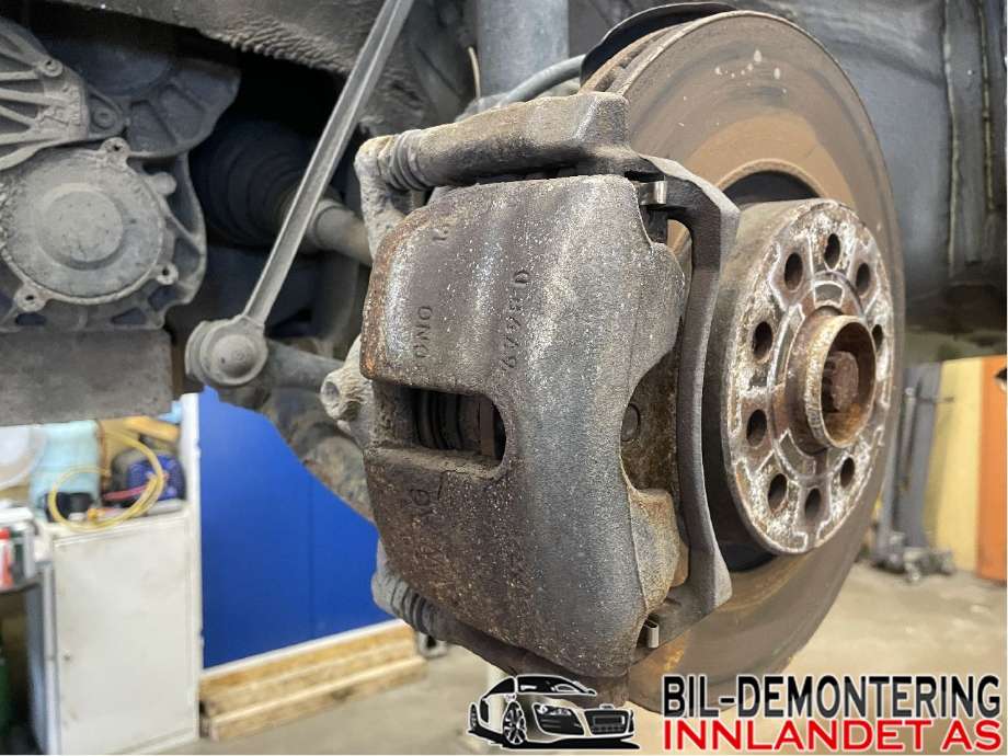 Bremsecaliper venstre foran til Audi A3 2016-2020 (Type III, Fase 2)  (AUDI|8V0 615 123 A|8V0 615 123 D|)
