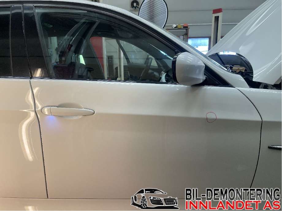 Dør høyre foran til BMW 3-Serie, 2005-2011 (E90/E91/E92/E93) (E90/E91/E92/E93) (BMW|41 51 5 A2A 386)