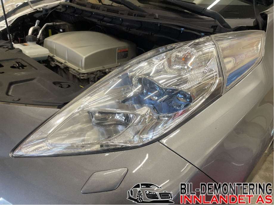 Frontlykt venstre halogen til Nissan Leaf, 2011-2017 (Type I)  (NISSAN|260603NL5A)