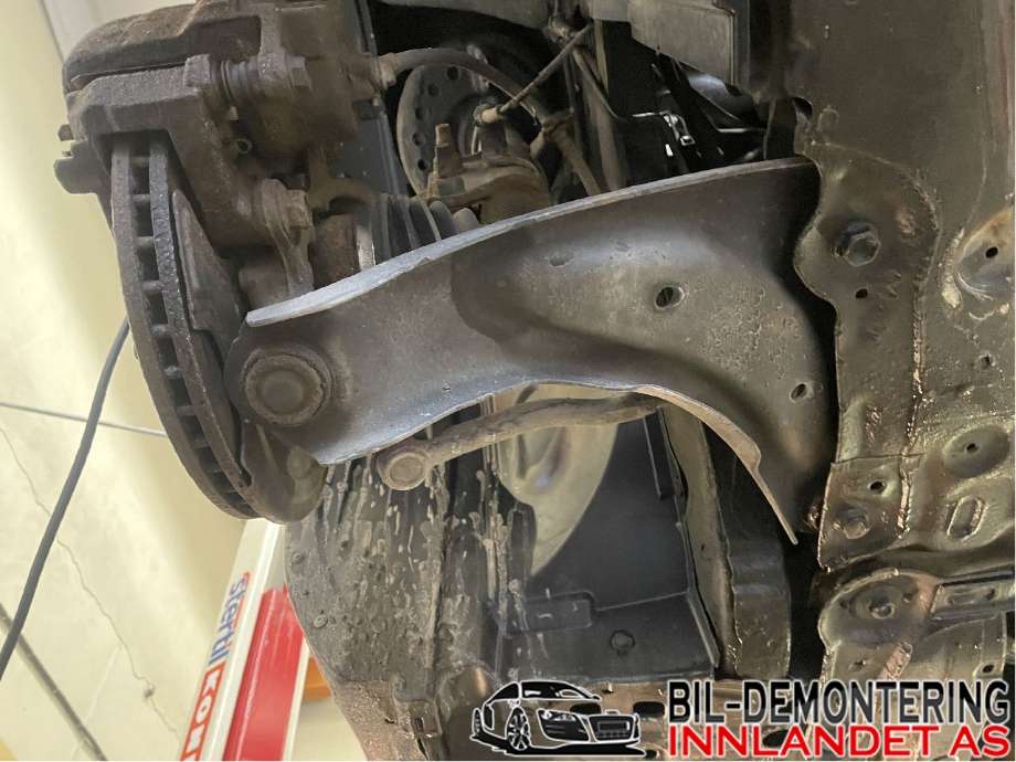 Bærebru høyre bak til Nissan Leaf, 2011-2017 (Type I)  (NISSAN|545001KK0A)