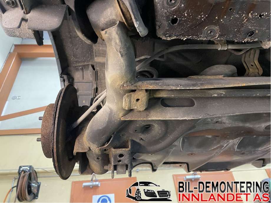Bakaksel til Nissan Leaf 2011-2017 (Type I)  (NISSAN|555013NM0B|)