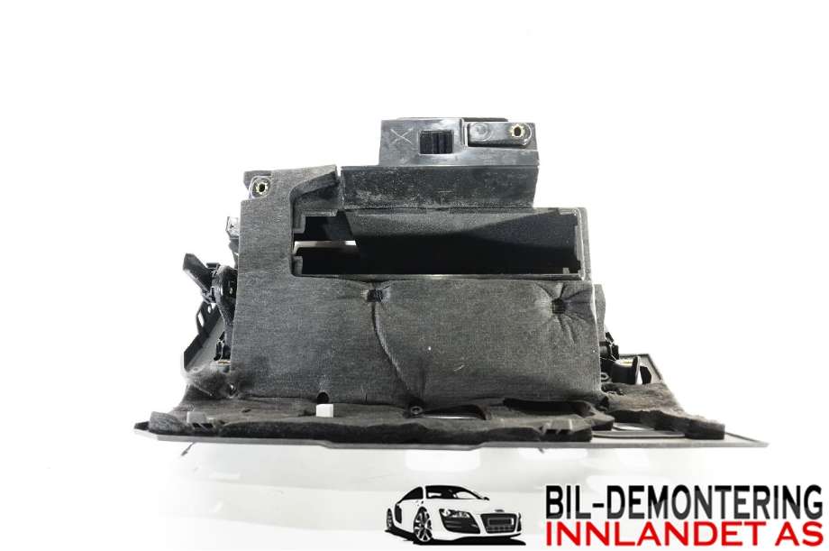 Hanskerom til Audi A3 2012-2016 (Type III, Fase 1)  (AUDI|8V1 857 104|8V1 857 035 D|)