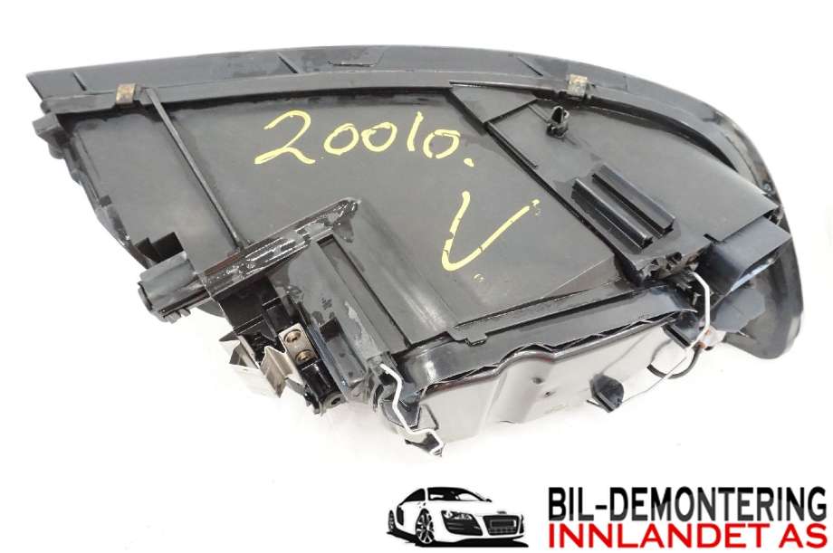 Frontlykt venstre halogen til Volvo S40 2004-2007 (Type II, Fase 1)  (VOLVO|30698873|)