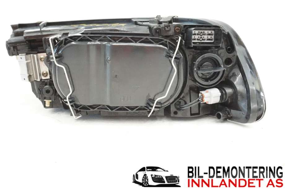 Frontlykt venstre halogen til Volvo S40 2004-2007 (Type II, Fase 1)  (VOLVO|30698873|)