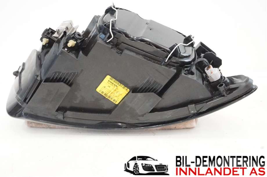 Frontlykt venstre halogen til Volvo S40 2004-2007 (Type II, Fase 1)  (VOLVO|30698873|)