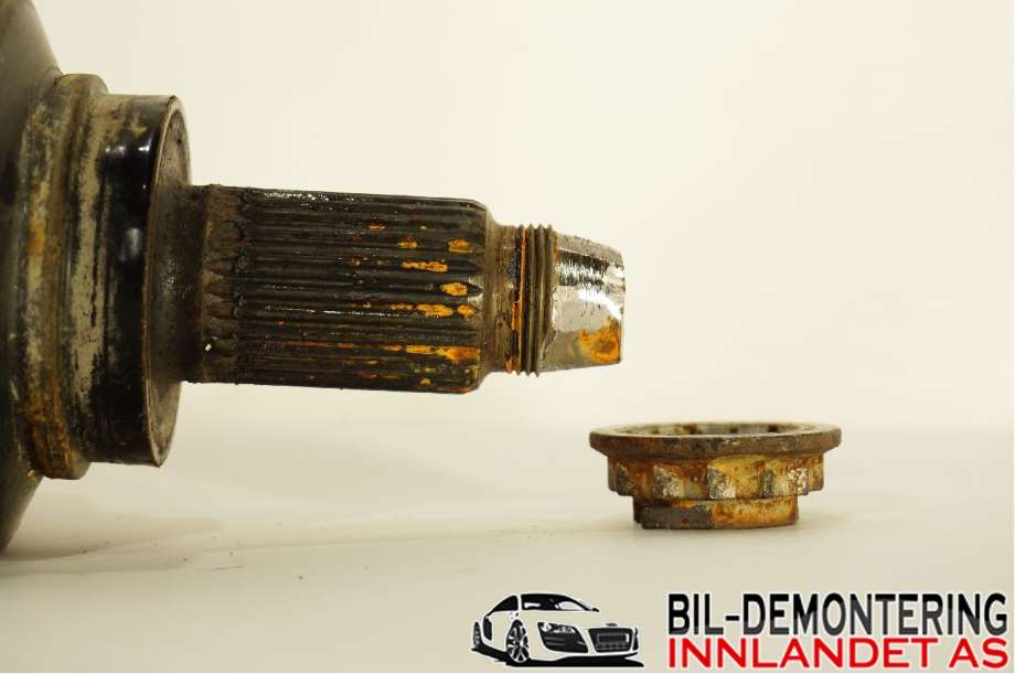 Drivaksel høyre bak til BMW 3-Serie 2012-2018 (F30/F31/F34) (F30/F31/F34) (BMW|33 20 8 680 348|)