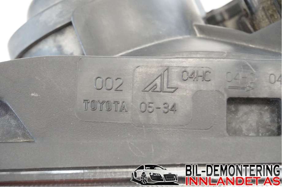 Frontlykt høyre halogen til Toyota Avensis 2000-2003 (Type I, Fase 2)  (TOYOTA|81130-05100|)
