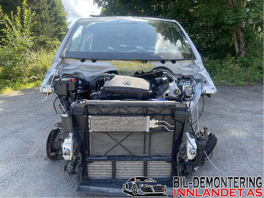 Viskermotor frontrute til Mercedes Vito 2014-->> (W447) (W447) (MERCEDES|A 447 820 00 40|)