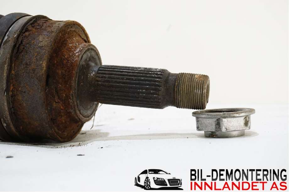 Drivaksel venstre foran til Mercedes Vito/Viano 2010-2014 (Fase 2) (W639) (W639) (MERCEDES|A 639 330 08 01|)
