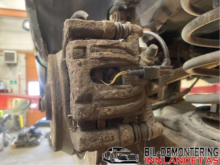 Bremsecaliper venstre bak til Mercedes Vito/Viano, 2010-2014 (Fase 2) (W639) (W639) (MERCEDES|A 639 420 02 83)