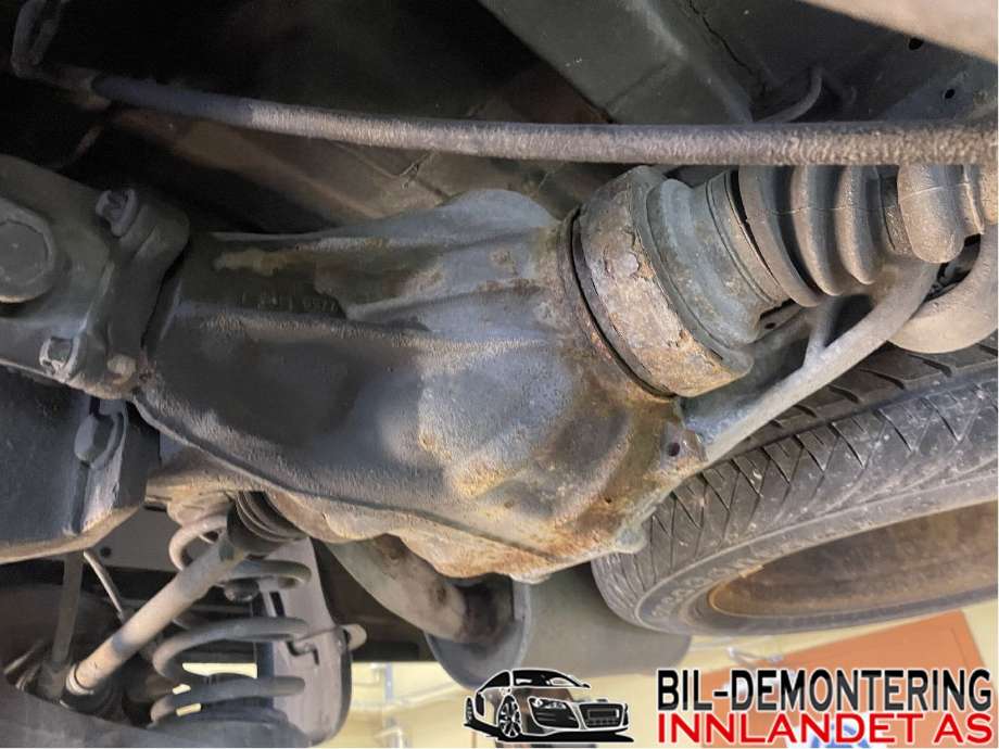 Kardang klokke bak til Mercedes Vito/Viano 2010-2014 (Fase 2) (W639) (W639) (MERCEDES|A 639 350 32 14|)