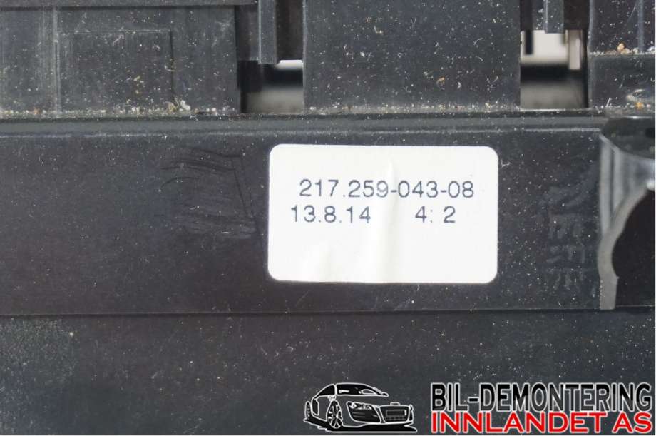 Bryter nødblink til Mercedes Vito/Viano 2010-2014 (Fase 2) (W639) (W639) (MERCEDES|A 639 870 20 10|)