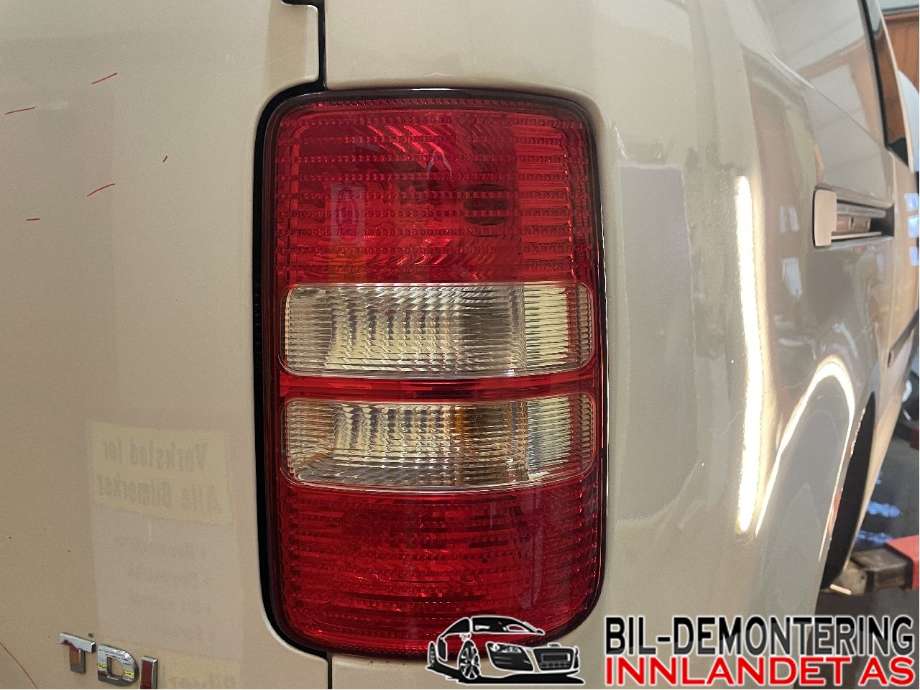 Baklykt høyre til VW Caddy, 2010-2015 (Type III, Fase 2)  (VOLKSWAGEN|2K5 945 096 K)