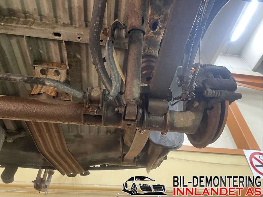 Bakaksel til VW Caddy 2010-2015 (Type III, Fase 2)  (VOLKSWAGEN|2K3 501 101 B|2K5 501 101 F|)