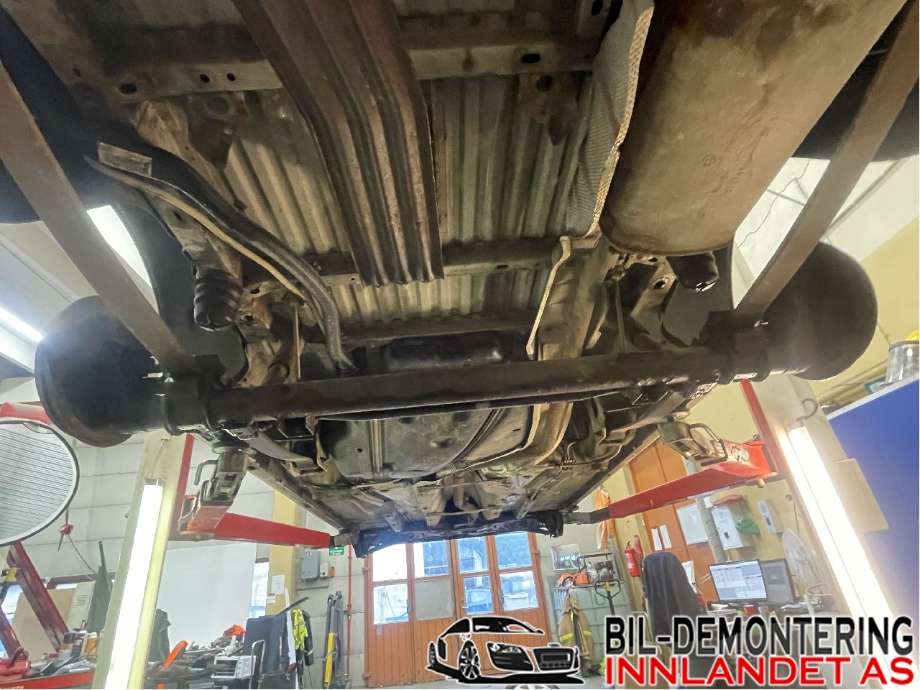 Bakaksel til VW Caddy 2010-2015 (Type III, Fase 2)  (VOLKSWAGEN|2K3 501 101 B|2K5 501 101 F|)