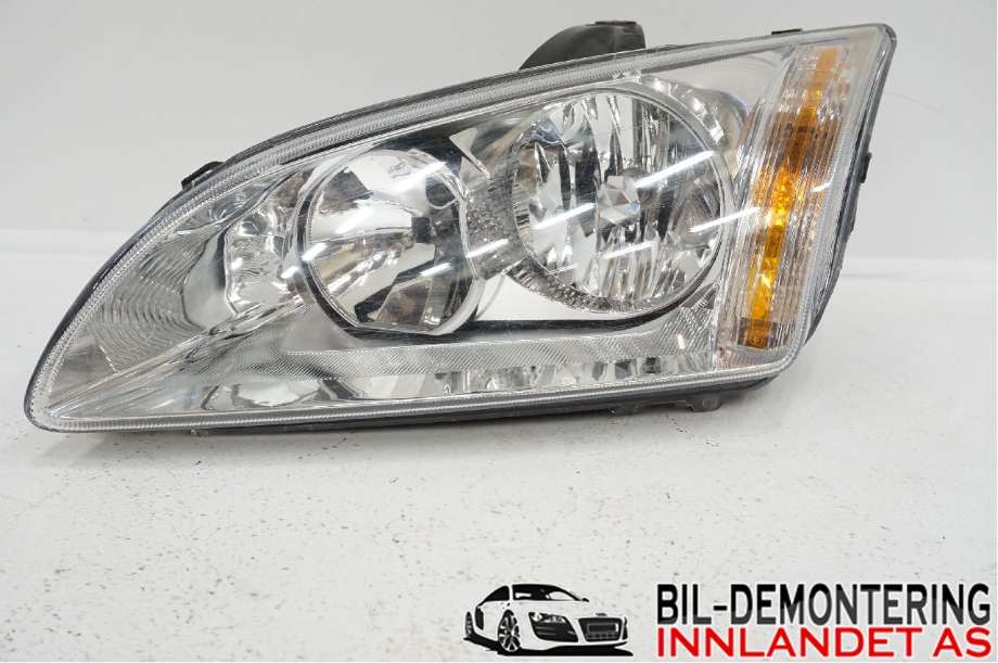 Frontlykt venstre halogen til Ford Focus, 2004-2007 (Type II, Fase 1) (FORD|4M51-13101-AD)