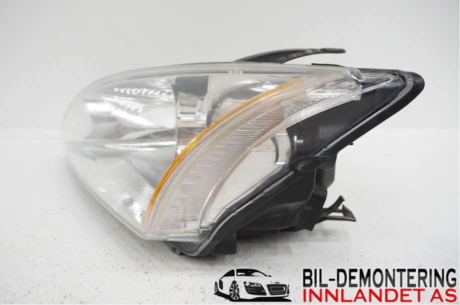 Frontlykt venstre halogen til Ford Focus 2004-2007 (Type II, Fase 1) (FORD|4M51-13101-AD|)