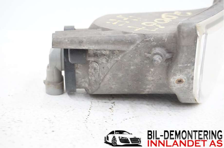 Tåkelykt høyre foran til Toyota RAV4 2000-2006 (Type II)  (TOYOTA|8121142020|)