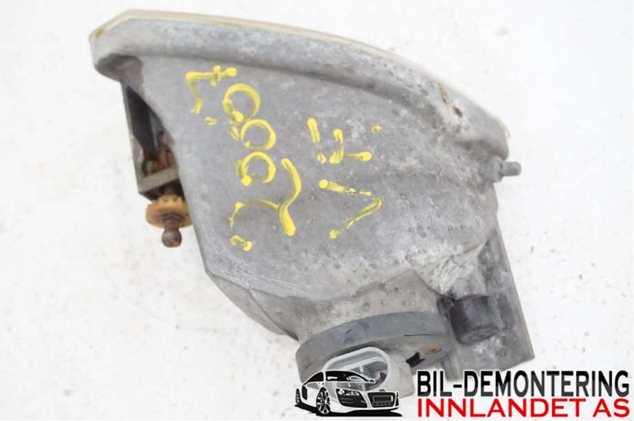 Tåkelykt venstre foran til Toyota RAV4 2000-2006 (Type II)  (TOYOTA|8122142020|)