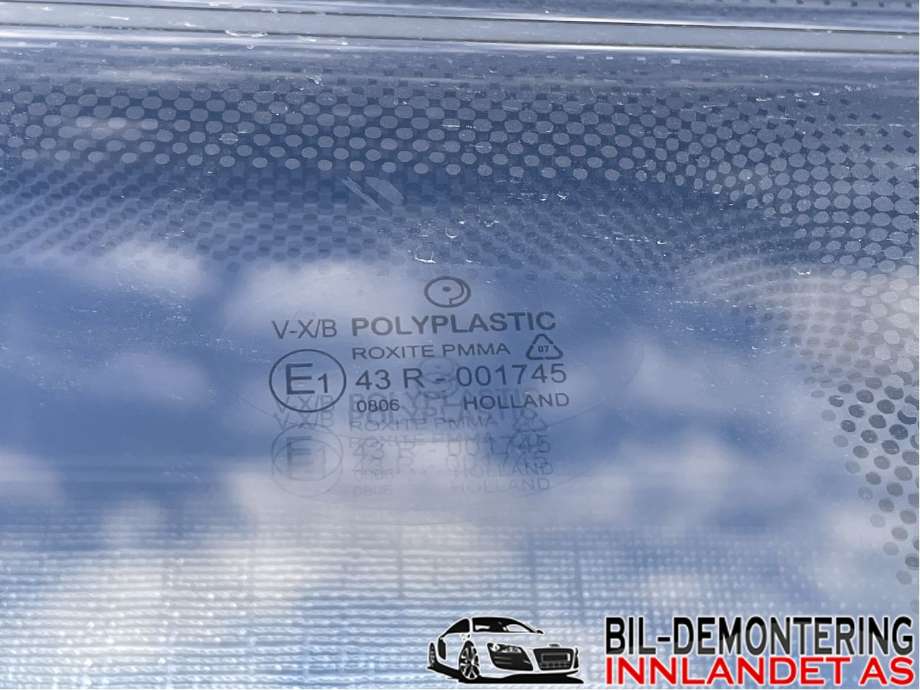 Camping, vindu til Annet Campingvogn Knaus 1962-->>  (KNAUS ROYAL 560|111 X 91 X 66|POLYPLASTIC|43R-001745)