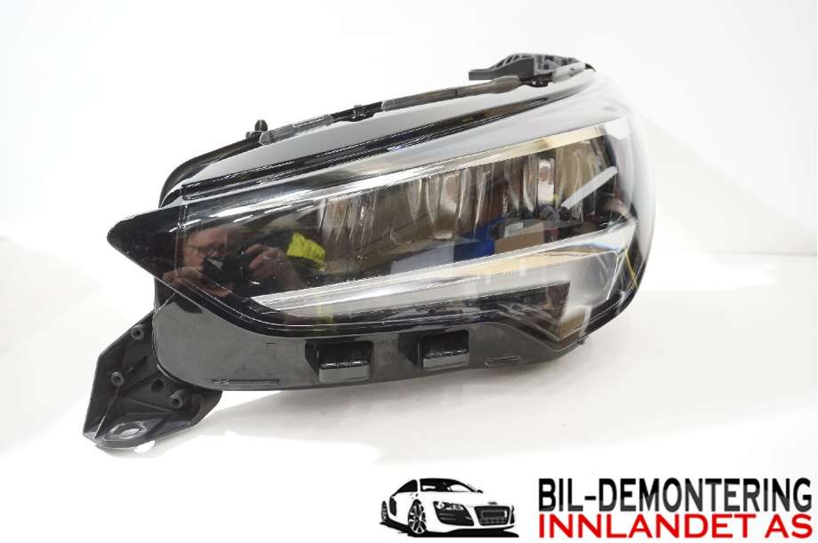 Frontlykt venstre halogen til Opel Corsa F 2019-->>  (OPEL|9829522780||39162653)