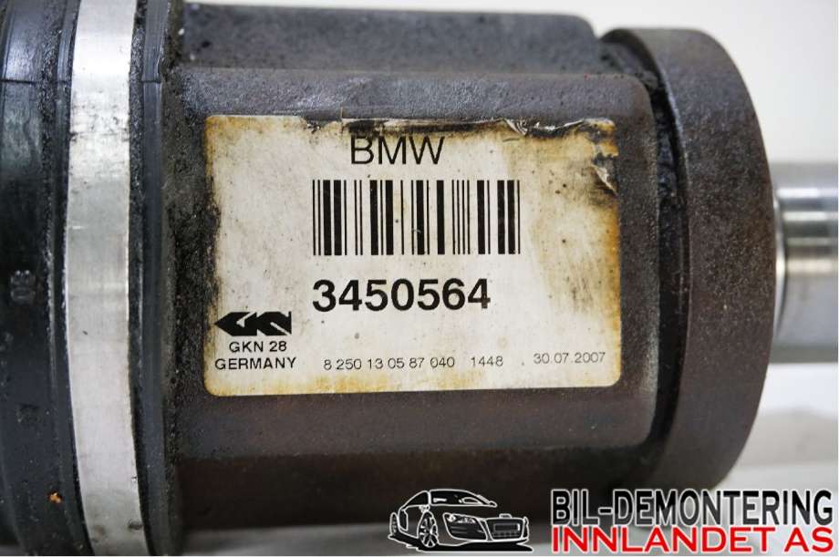 Drivaksel høyre foran til BMW X3 2007-2010 (Fase 2) (E83) (E83) (BMW|31 60 3 450 566|)