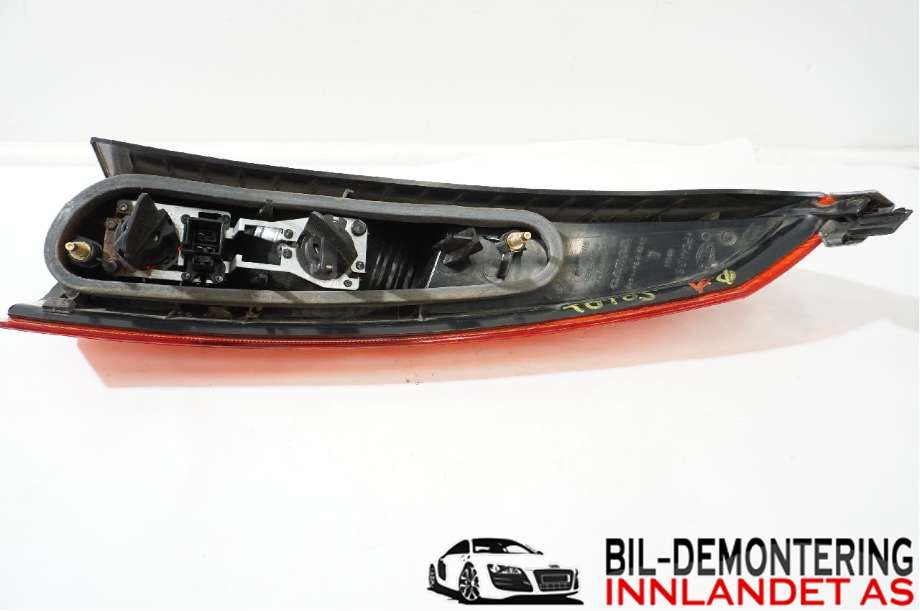 Baklykt venstre til Volvo V70 2000-2004 (Type II, Fase 1)  (VOLVO|30655374|)