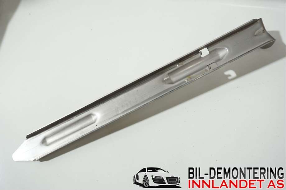 Frontlyktehus til Volvo V70 2007-2013 (Type III, Fase 1) (VOLVO|30678340|)