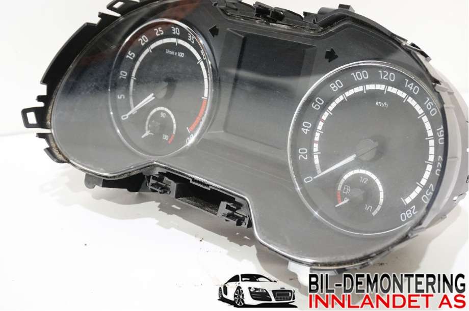 Instrumentpanel til Škoda Octavia 2013-2016 (Type III, Fase 1)  (SKODA|5E0 920 757||5E0920757)