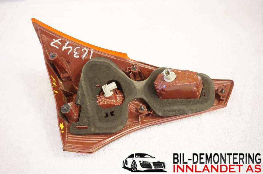 Baklykt høyre indre til Toyota RAV4 2013-2015 (Type IV, Fase 1) (TOYOTA|8158142050|)