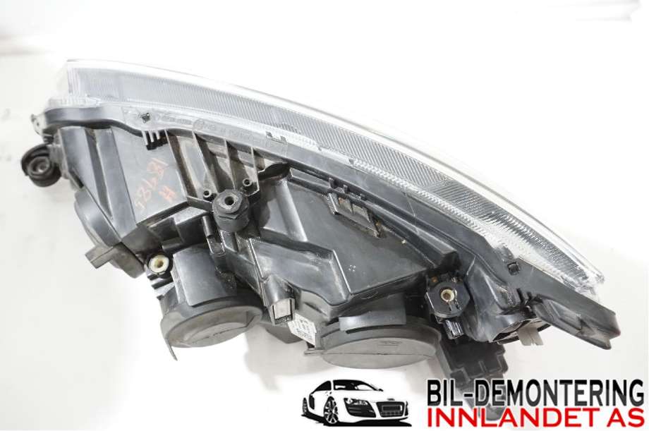 Frontlykt høyre halogen til Škoda Fabia 2014-2021 (Type III)  (SKODA|6V1 941 016 C|)