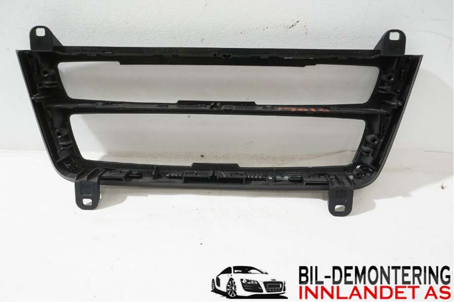 Diverse deler til BMW 3-Serie 2012-2018 (F30/F31/F34) (F30/F31/F34) (BMW|64 11 9 207 195|)