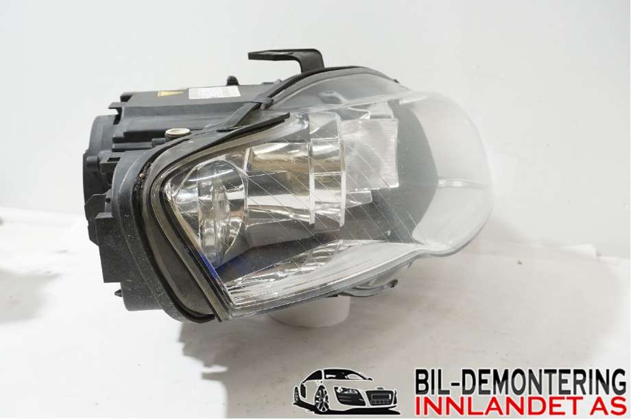 Frontlykt høyre halogen til Audi A4 2004-2008 (Type III) (B7) (B7) (AUDI|8E0 941 030 AS|)