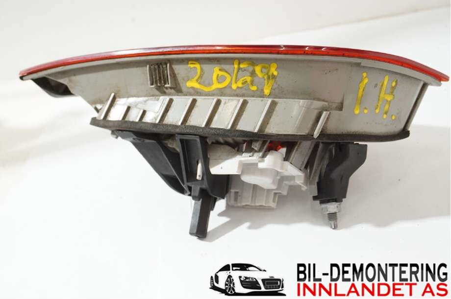 Baklykt høyre indre til Audi A4 2004-2008 (Type III) (B7) (B7) (AUDI|8E9 945 094 A|)