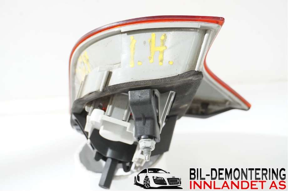 Baklykt høyre indre til Audi A4 2004-2008 (Type III) (B7) (B7) (AUDI|8E9 945 094 A|)