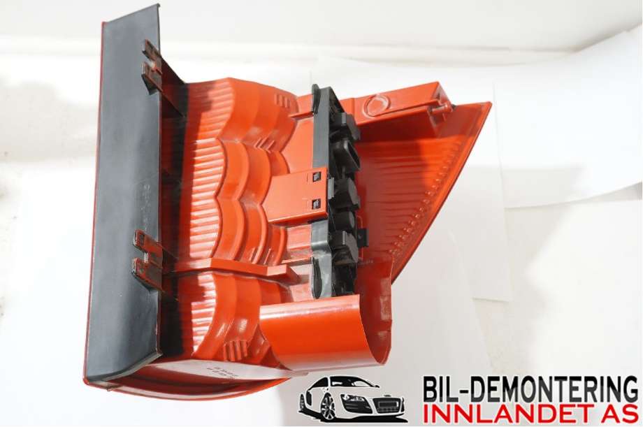 Baklykt høyre til Mercedes ML 1997-2005 (W163) (W163) (MERCEDES|A 163 820 20 64|)