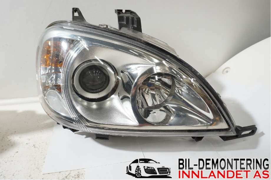 Frontlykt høyre halogen til Mercedes ML, 1997-2005 (W163) (W163) (MERCEDES|A 163 820 38 61)