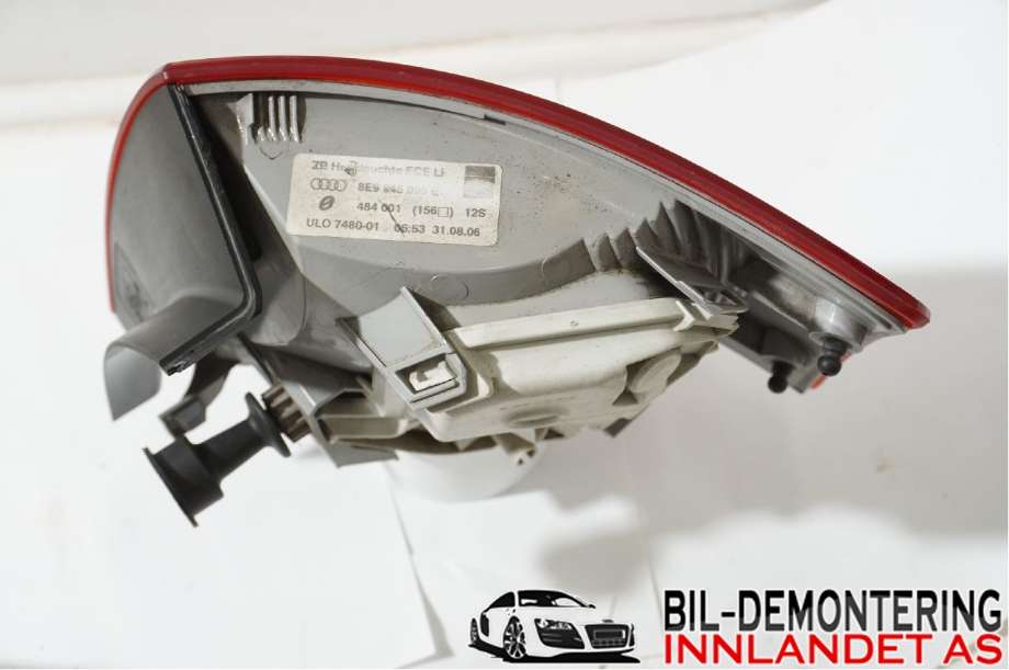 Baklykt venstre til Audi A4 2004-2008 (Type III) (B7) (B7) (AUDI|8E9 945 095 E|)