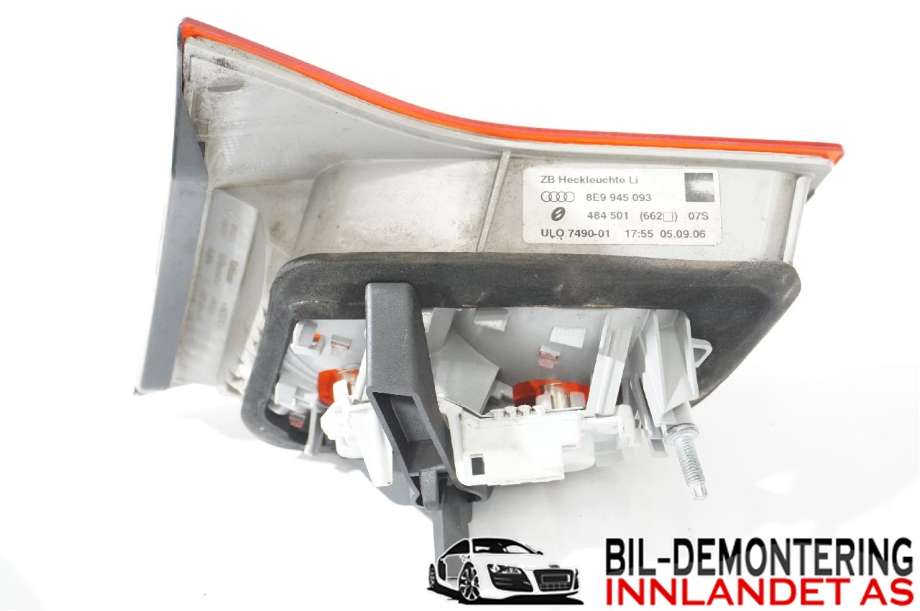 Baklykt venstre indre til Audi A4 2004-2008 (Type III) (B7) (B7) (AUDI|8E9 945 093 A|)