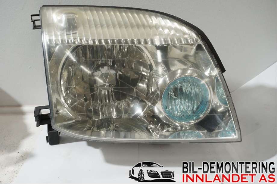 Frontlykt høyre halogen til Nissan X-Trail, 2002-2007 (T30) (T30) (NISSAN|260108H925)